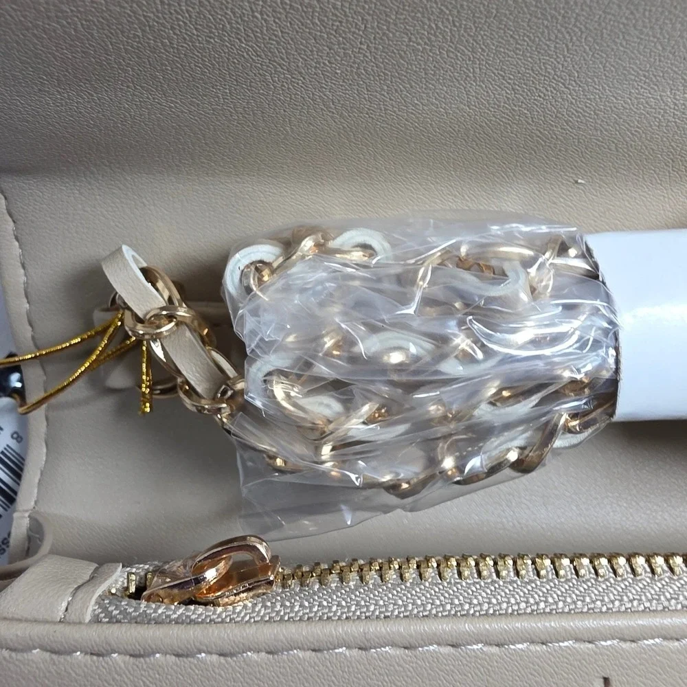 Bebe‎ Los Angeles Beige Chevron Quilted Sophia Crossbody Bag WBE01-123 New